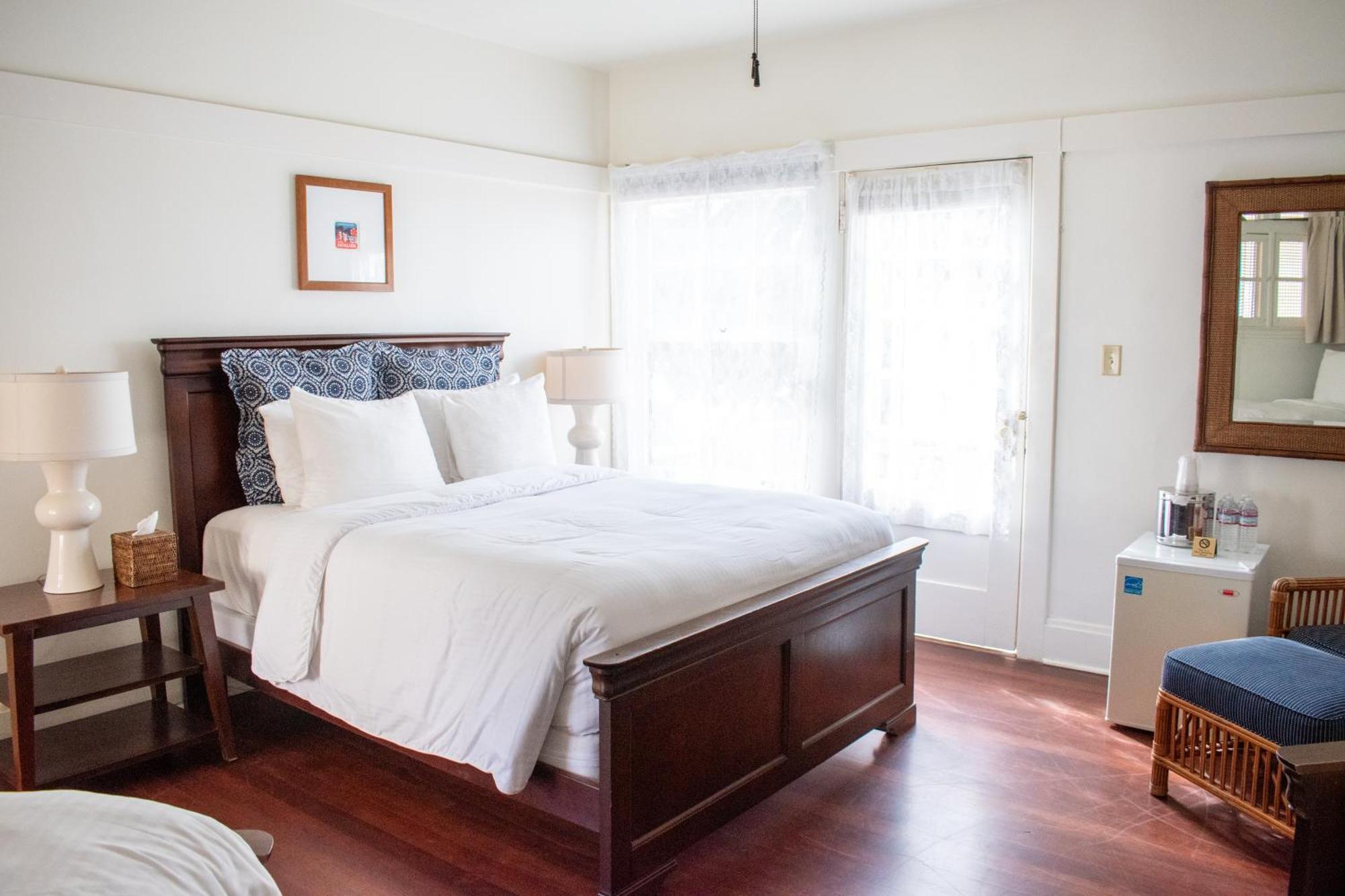 Queen Room with Two Twin Beds with Balcony